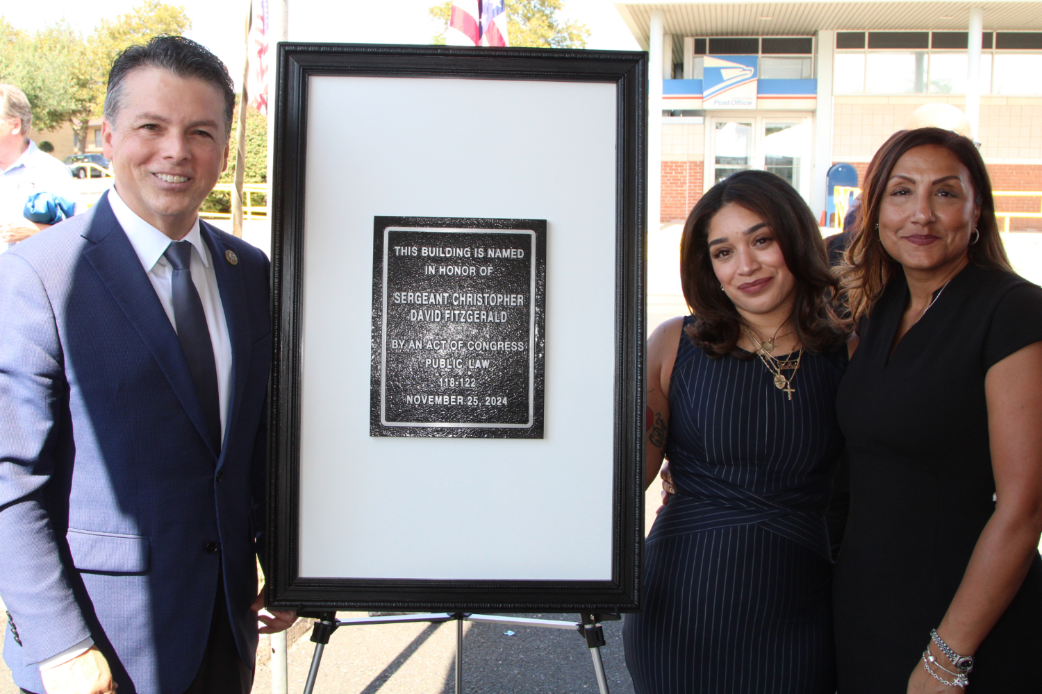 rep.boyleandsgtfitzgeraldfamilyatpostofficededication1